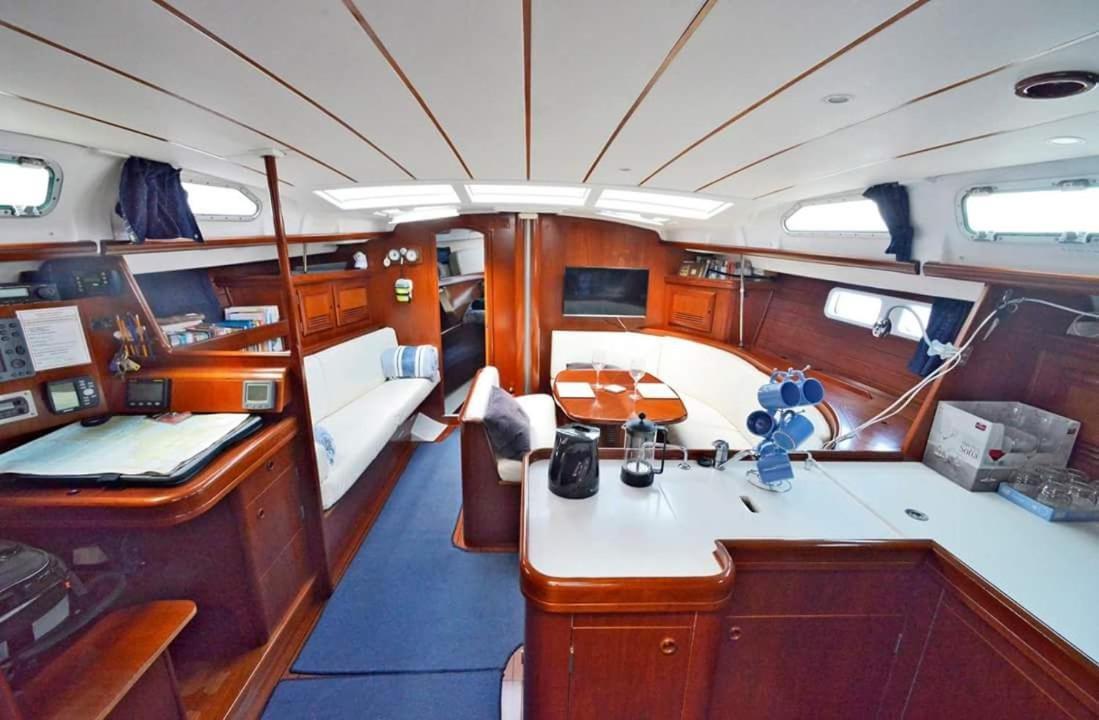 Luxury Yacht Stay "White Dove" Sleeps 6 지브롤터 외부 사진