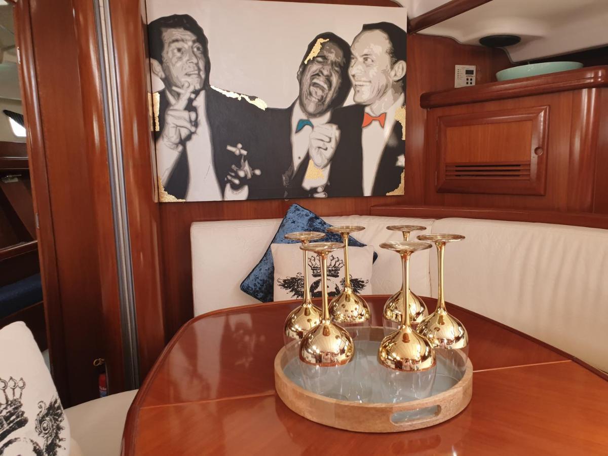 Luxury Yacht Stay "White Dove" Sleeps 6 지브롤터 외부 사진