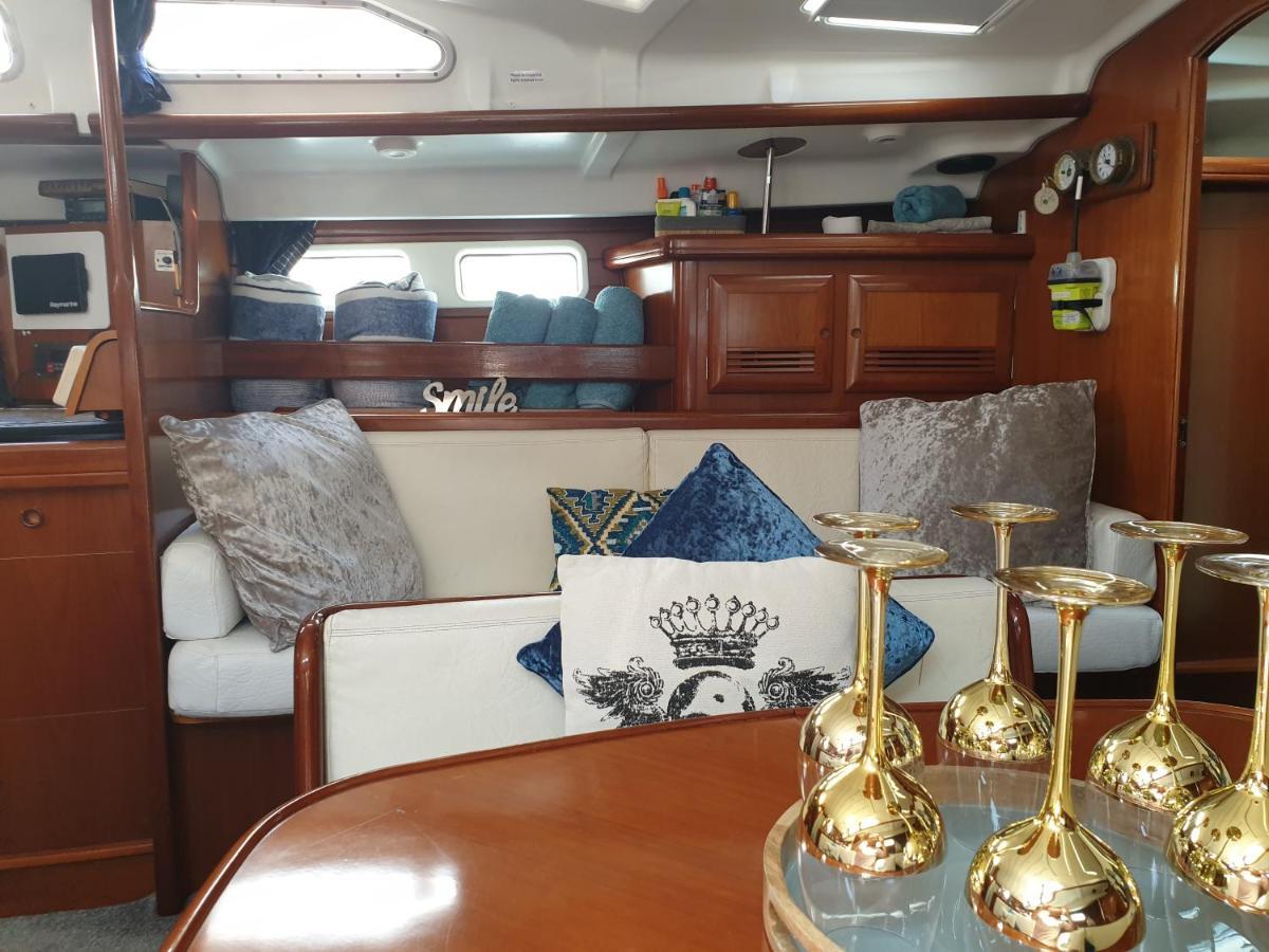 Luxury Yacht Stay "White Dove" Sleeps 6 지브롤터 외부 사진