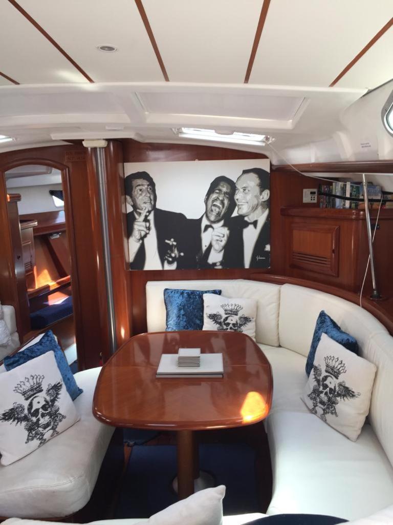 Luxury Yacht Stay "White Dove" Sleeps 6 지브롤터 외부 사진
