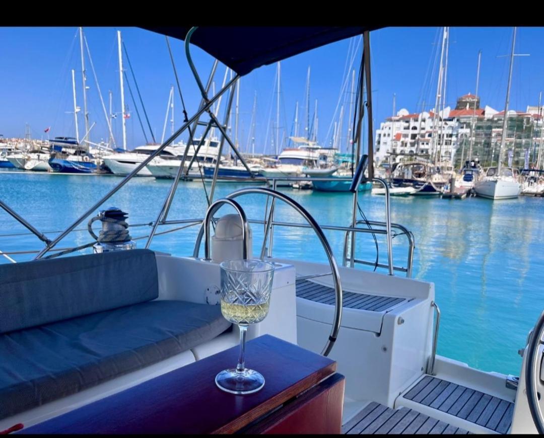 Luxury Yacht Stay "White Dove" Sleeps 6 지브롤터 외부 사진