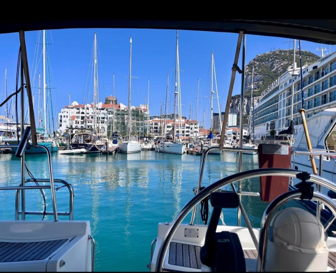 Luxury Yacht Stay "White Dove" Sleeps 6 지브롤터 외부 사진